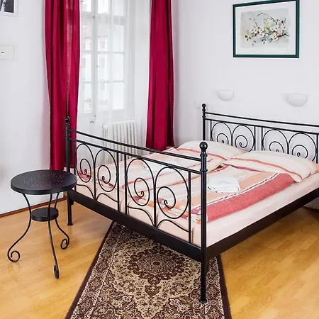 Bed & Breakfast Charles Bridge